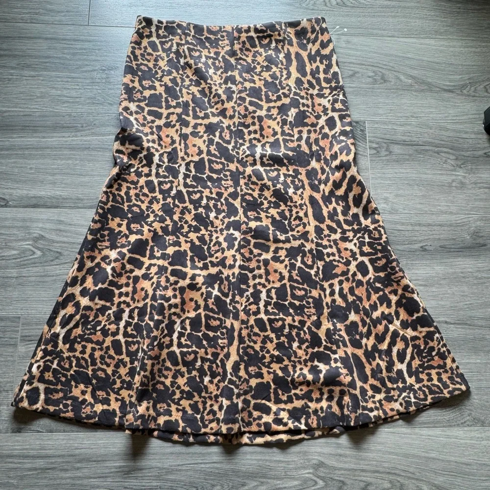 Stylish Leopard Print Midi Skirt NWT - Picture 2 of 11